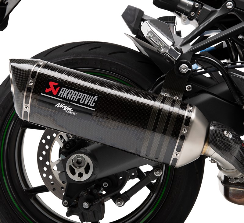 Ninja® 1000 SX Akrapovic Slip-On Exhaust detail photo 4