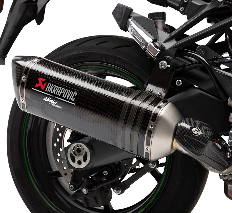 Ninja® 1000 SX Akrapovic Slip-On Exhaust detail photo 5