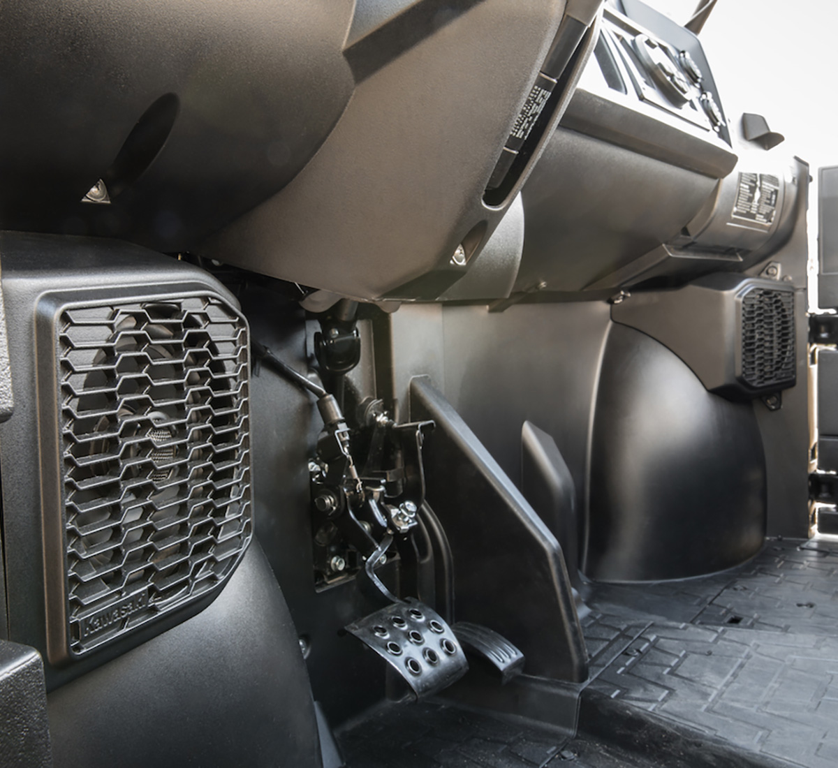 MULE PRO-FXT™ EPS LE Audio System | Kawasaki Motors Corp., U.S.A.