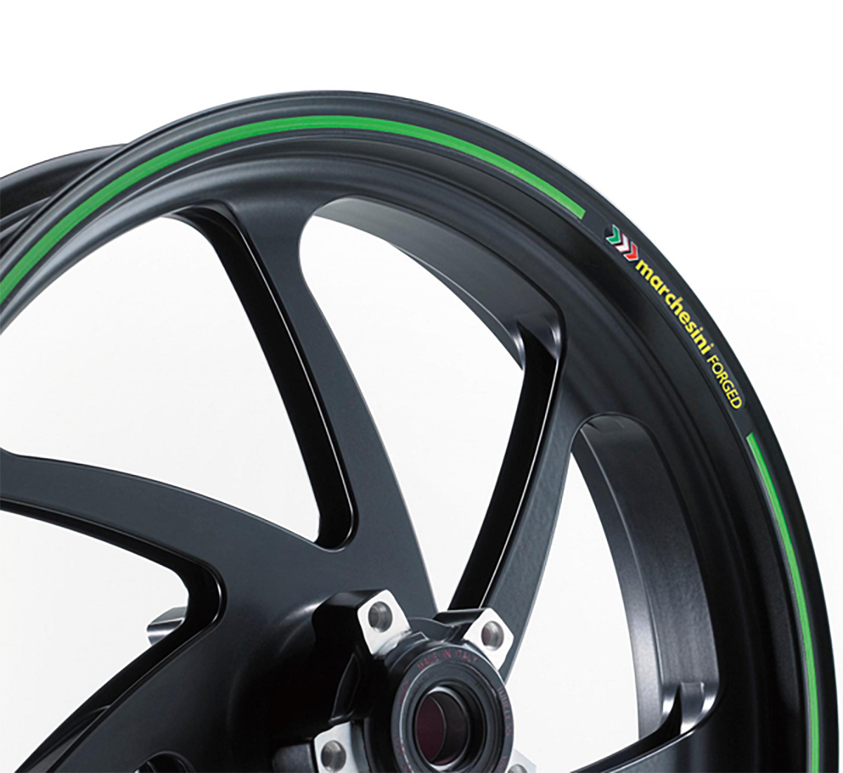 耐久レースでの実績をフィードバックしたリアルスポーツモデルの