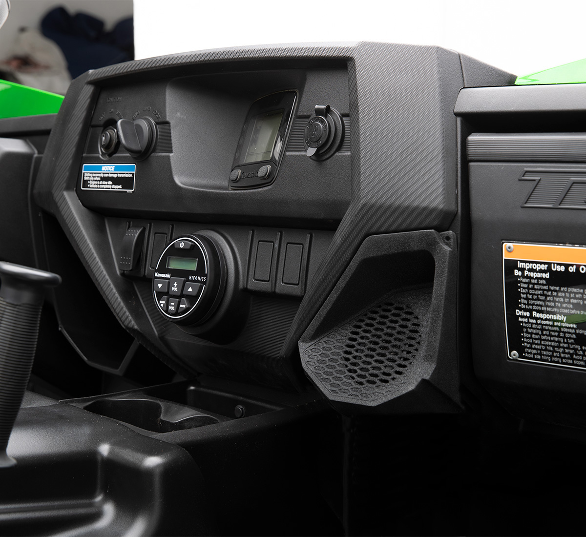 Teryx4™ S LE Teryx® Audio System | Kawasaki Motors Corp., U.S.A.