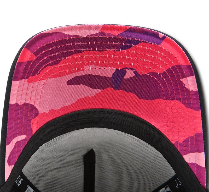 Women's New Era© 9Forty 3 Green Lines Cap detail photo 2