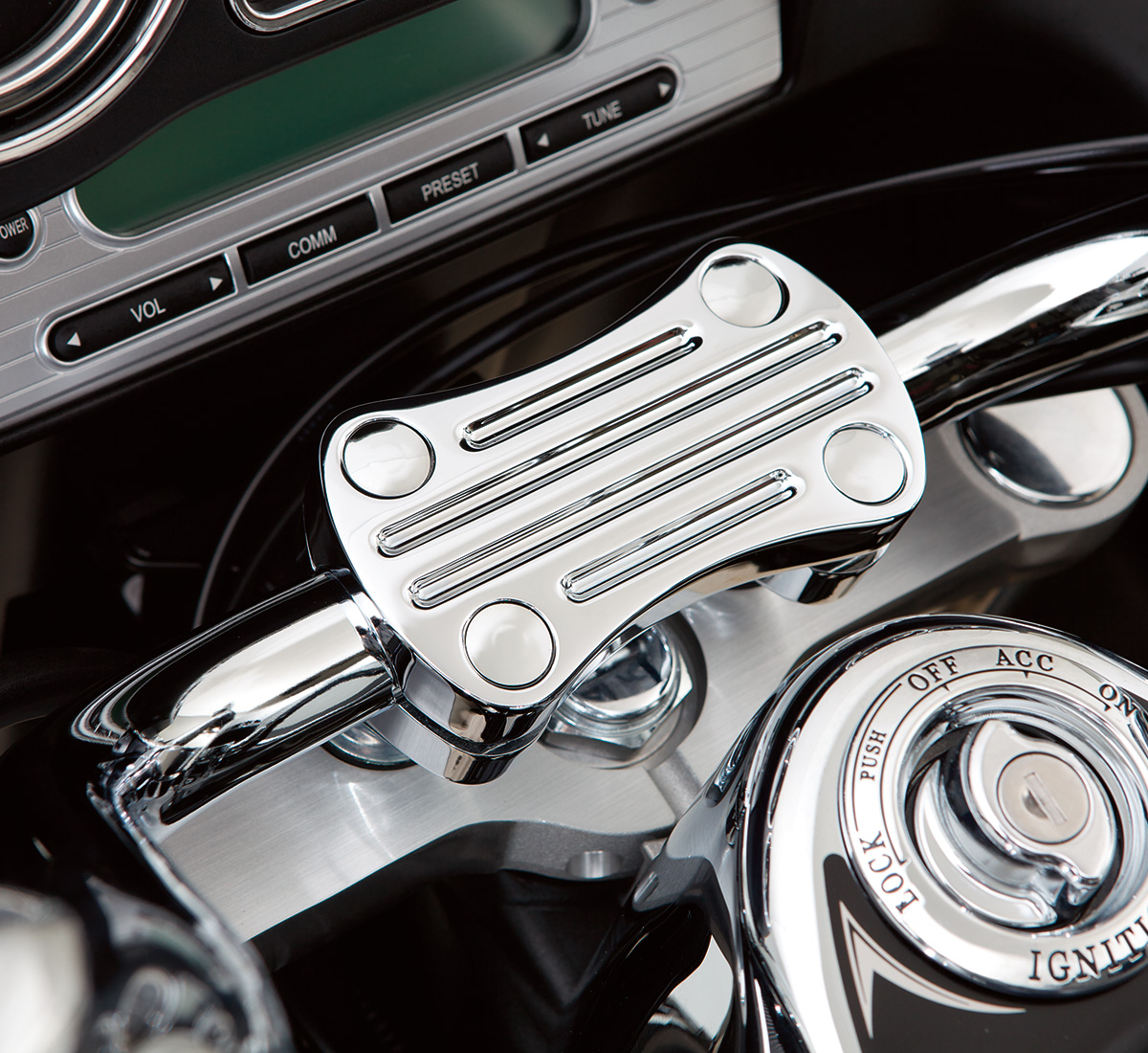 Vulcan® 1700 Voyager® ABS Billet Handlebar Clamp, Chrome